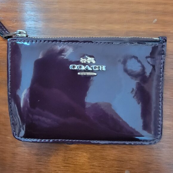 Coach Glossy Burgundy Red Patent Leather Coin Pouch Wristlet w keychain - Picture 2 of 15